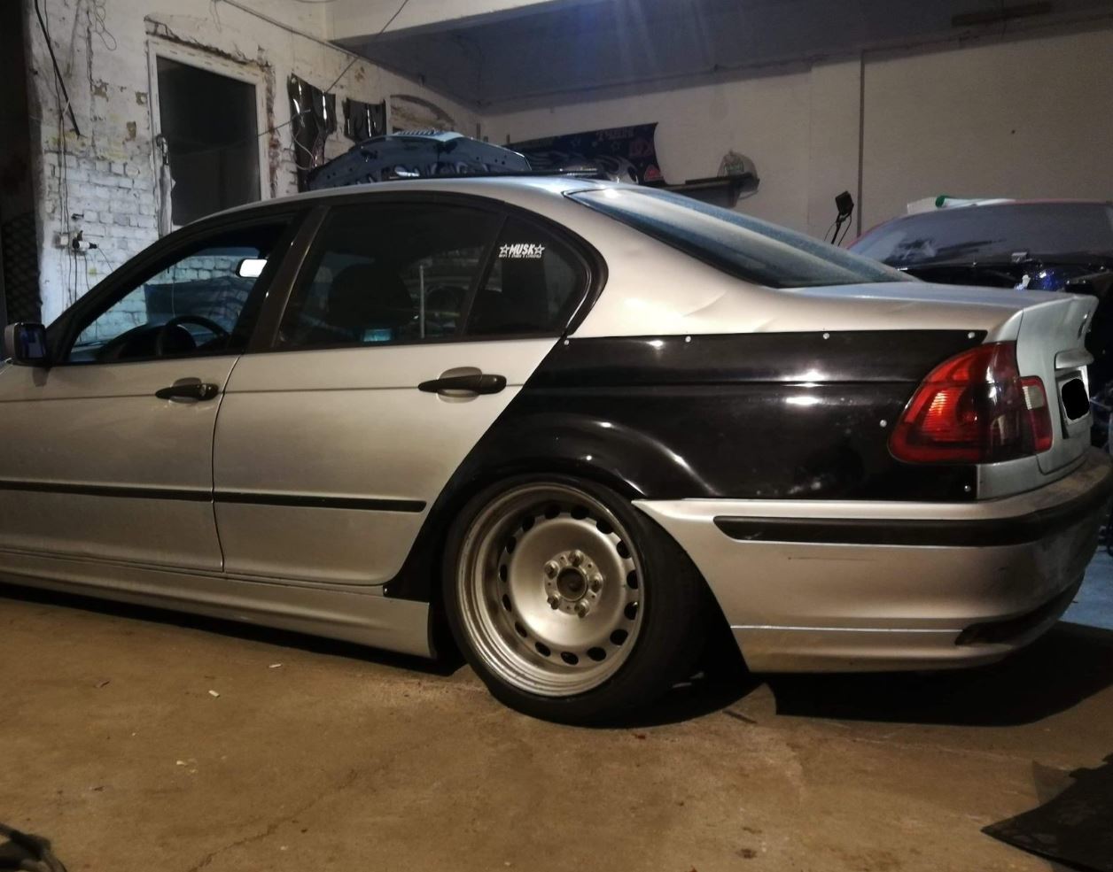 BMW E46 Rear Overfenders